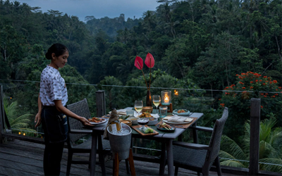 Excellent dining with a view in the Upper Deck restaurant.