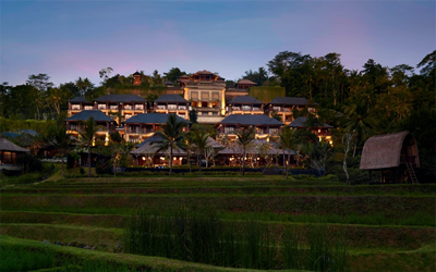 The Mandapa is surrounded by greenery: ricefields, jungle and a river.