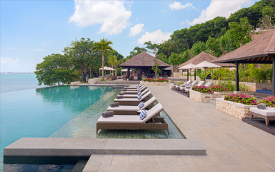 While most villas offer a private pool, anyone is welcome to enjoy the large beachfront pool too.