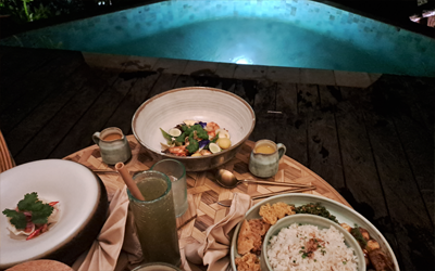 Food is really good here, excellent Indonesian dishes and tasty juices at a fair price. As it is a small resort, you'll have private dinner at your own pavilion, in our case on our pool deck.
